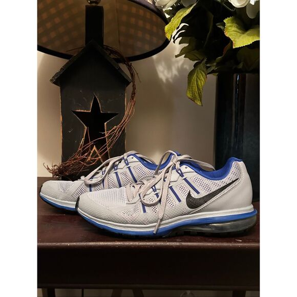 NWOT Men's Gray and Blue Athletic Shoes Size 8 - Picture 1 of 7